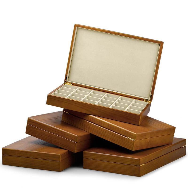 Scatola di legno per gioielli <br /> Scomparti