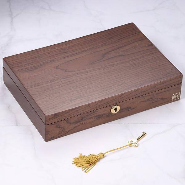Portagioie in legno <br /> Fatto a mano