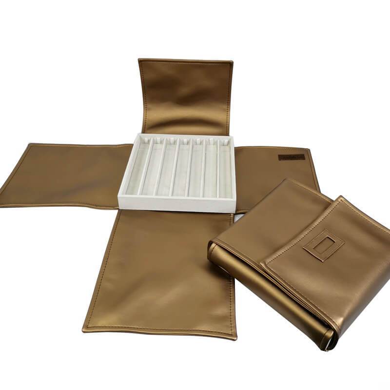 Custodia per gioielli <br /> in pelle per collana