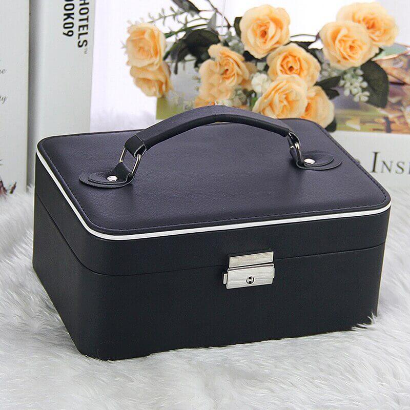 Portagioie in pelle <br /> Modello di designer